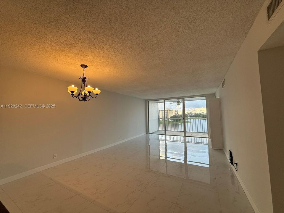 For Rent: $2,500 (2 beds, 2 baths, 1064 Square Feet)