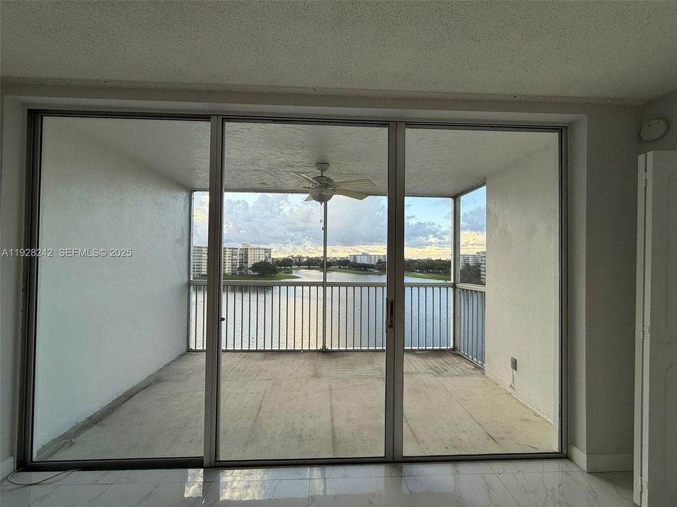 For Rent: $2,500 (2 beds, 2 baths, 1064 Square Feet)