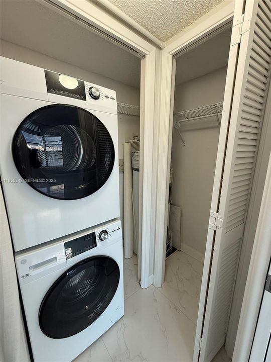 For Rent: $2,500 (2 beds, 2 baths, 1064 Square Feet)