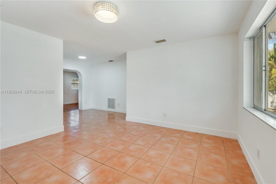 En Venta: $499,000 (3 camas, 1 baños, 1332 Pies cuadrados)