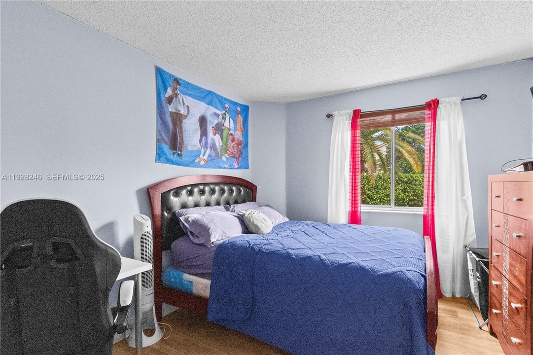 For Rent: $3,800 (3 beds, 2 baths, 1395 Square Feet)