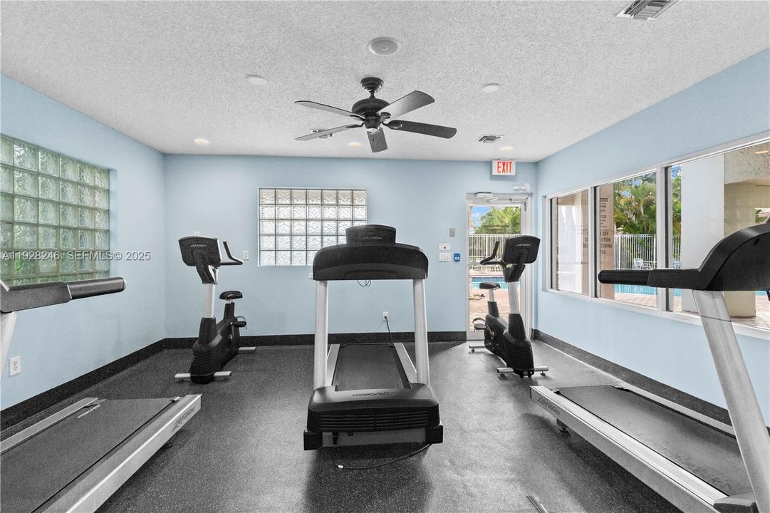 For Rent: $3,800 (3 beds, 2 baths, 1395 Square Feet)