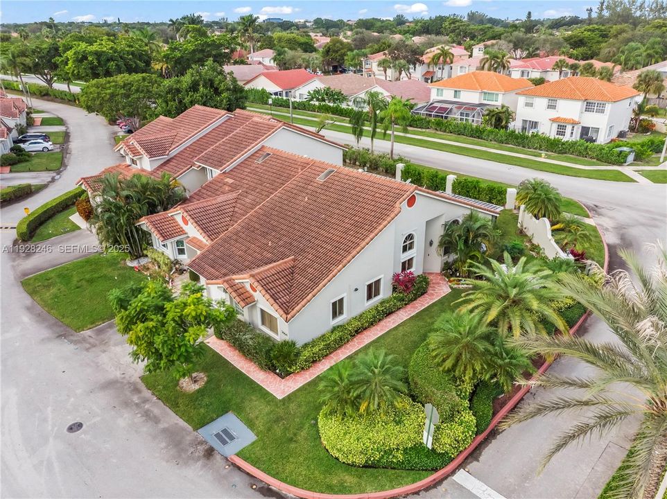 For Rent: $3,800 (3 beds, 2 baths, 1395 Square Feet)