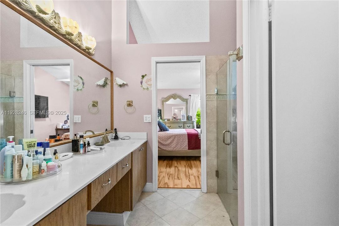 For Rent: $3,800 (3 beds, 2 baths, 1395 Square Feet)