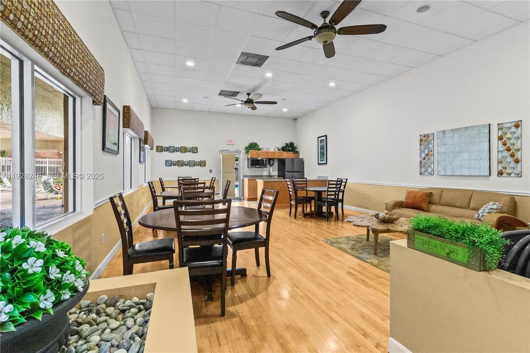 For Rent: $3,800 (3 beds, 2 baths, 1395 Square Feet)