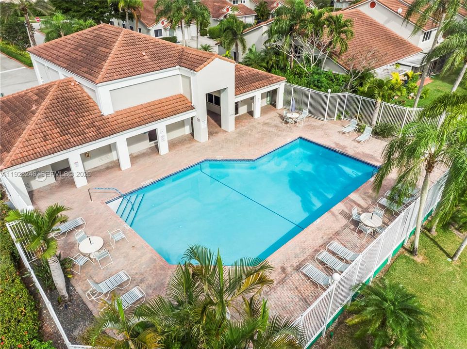 For Rent: $3,800 (3 beds, 2 baths, 1395 Square Feet)