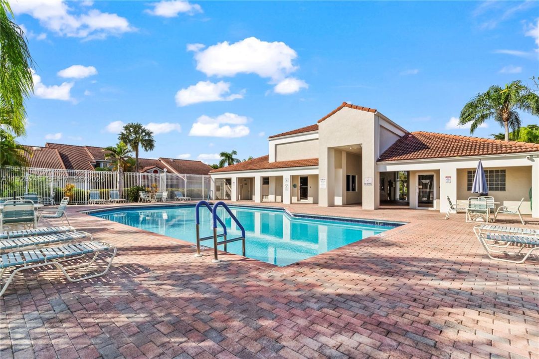 For Rent: $3,800 (3 beds, 2 baths, 1395 Square Feet)