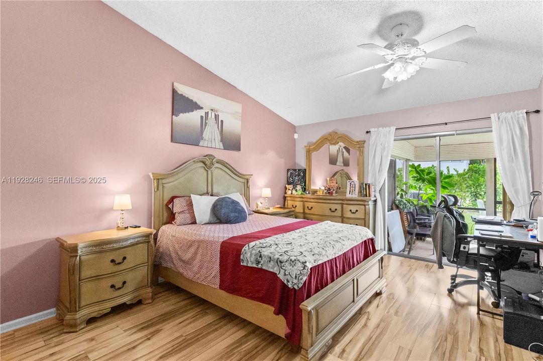 For Rent: $3,800 (3 beds, 2 baths, 1395 Square Feet)