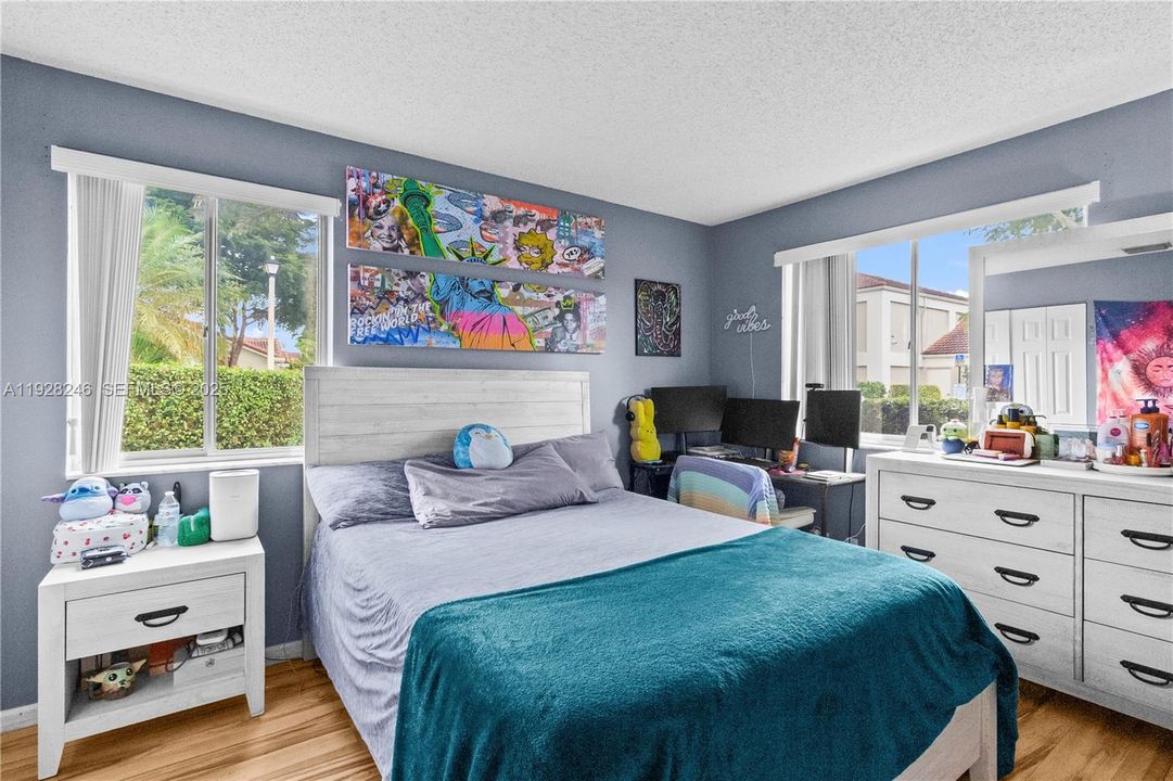 For Rent: $3,800 (3 beds, 2 baths, 1395 Square Feet)