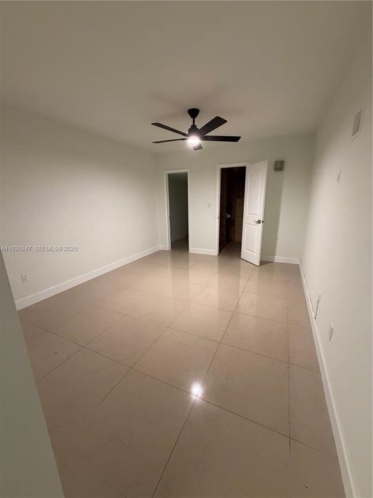 В аренду: $3,200 (3 спален, 2 ванн, 1333 Квадратных фут)