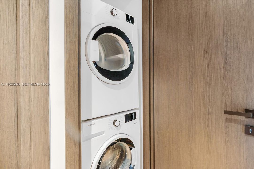 待售: $459,900 (0 贝兹, 1 浴室, 362 平方英尺)