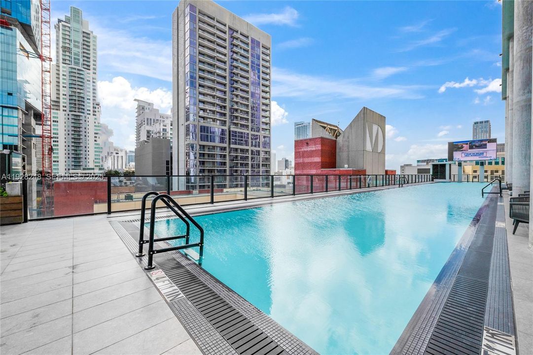 待售: $459,900 (0 贝兹, 1 浴室, 362 平方英尺)