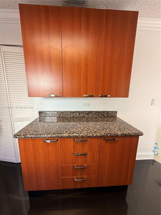 En Renta: $4,150 (4 camas, 2 baños, 1974 Pies cuadrados)