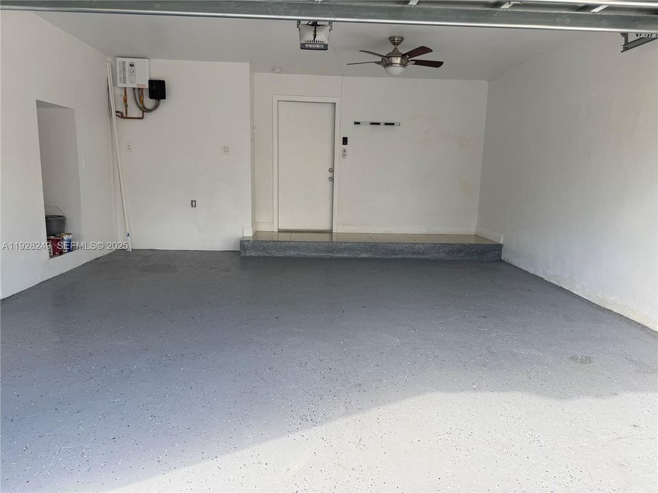 En Renta: $4,150 (4 camas, 2 baños, 1974 Pies cuadrados)