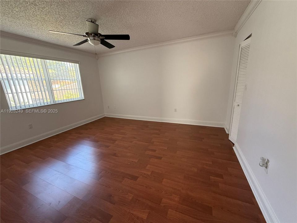 En Renta: $4,150 (4 camas, 2 baños, 1974 Pies cuadrados)