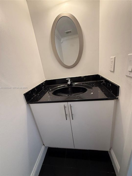 En Renta: $4,150 (4 camas, 2 baños, 1974 Pies cuadrados)