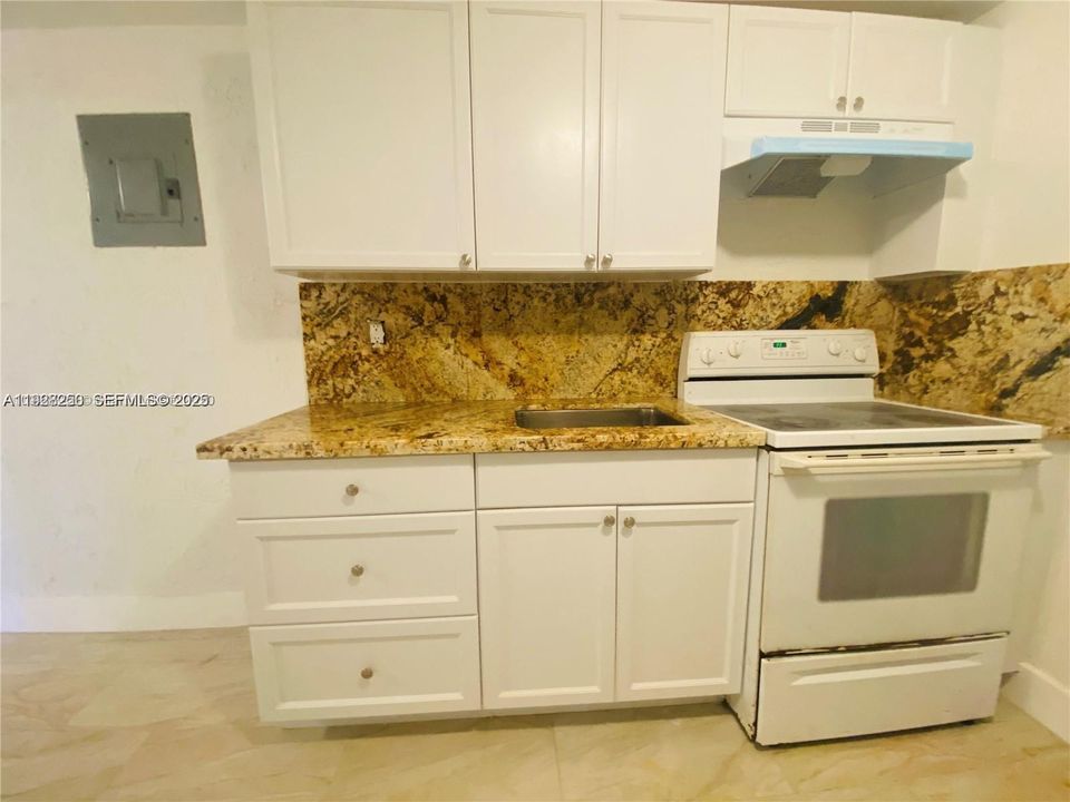 For Rent: $1,400 (1 beds, 1 baths, 550 Square Feet)