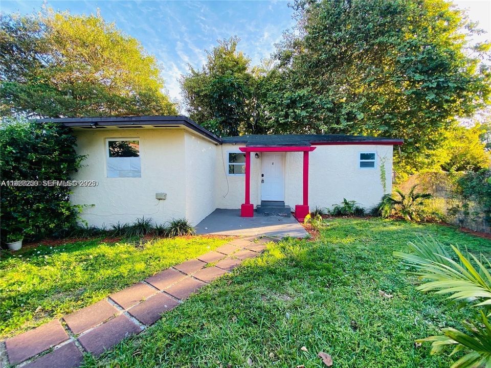 For Rent: $1,400 (1 beds, 1 baths, 550 Square Feet)