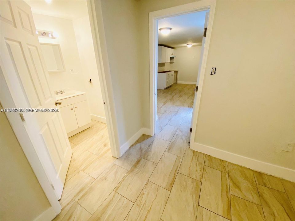 For Rent: $1,400 (1 beds, 1 baths, 550 Square Feet)