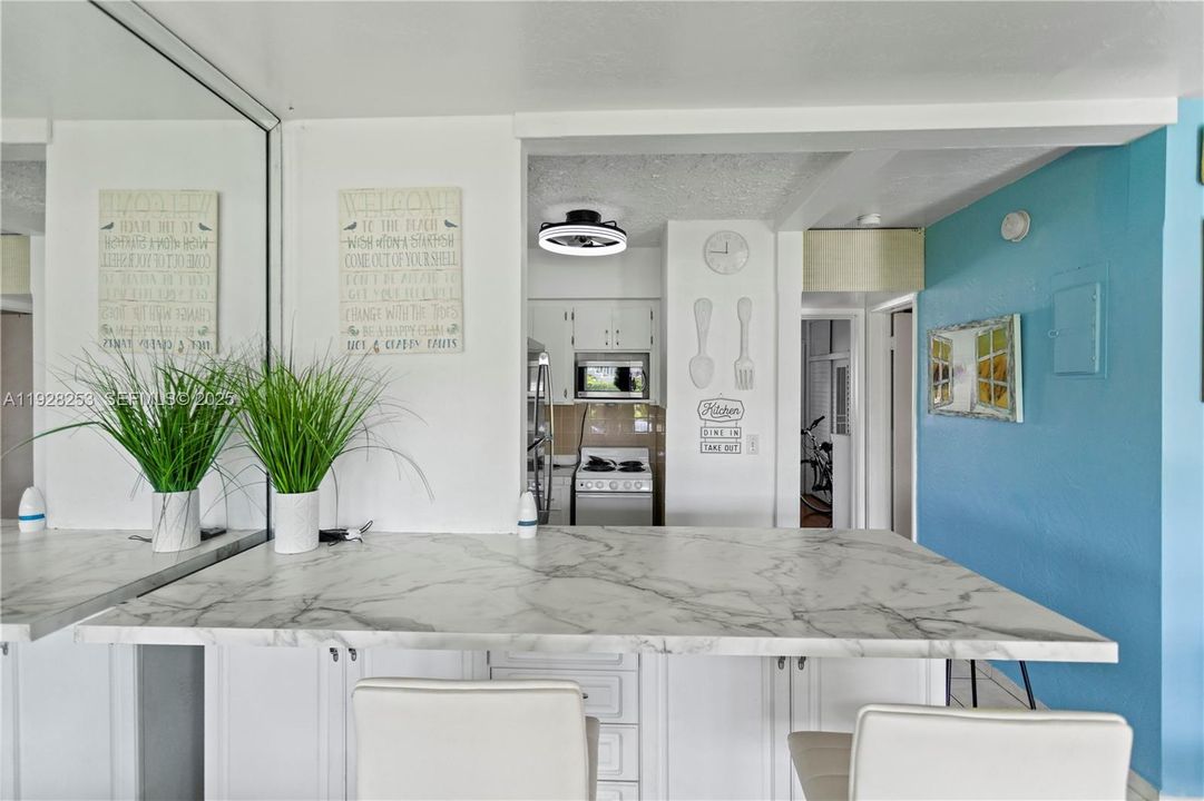 待售: $109,900 (1 贝兹, 1 浴室, 600 平方英尺)