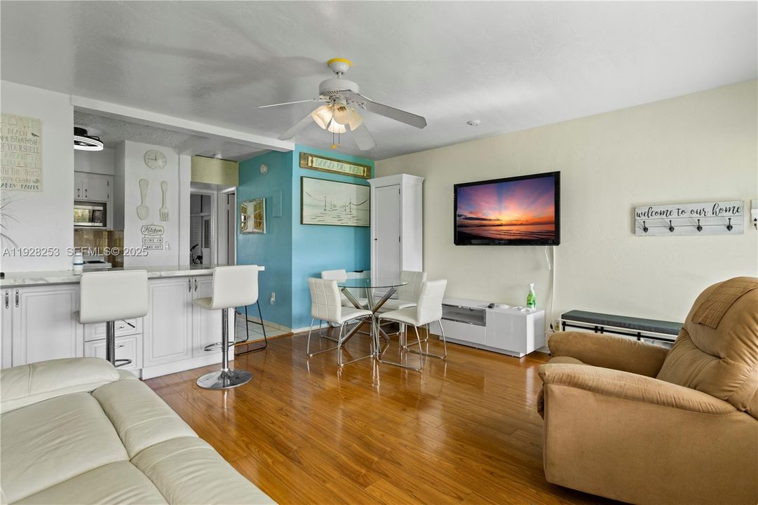 待售: $109,900 (1 贝兹, 1 浴室, 600 平方英尺)