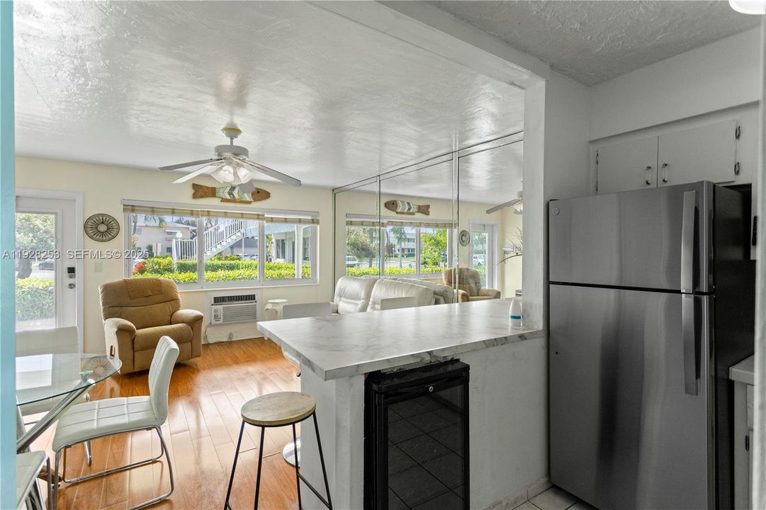 待售: $109,900 (1 贝兹, 1 浴室, 600 平方英尺)