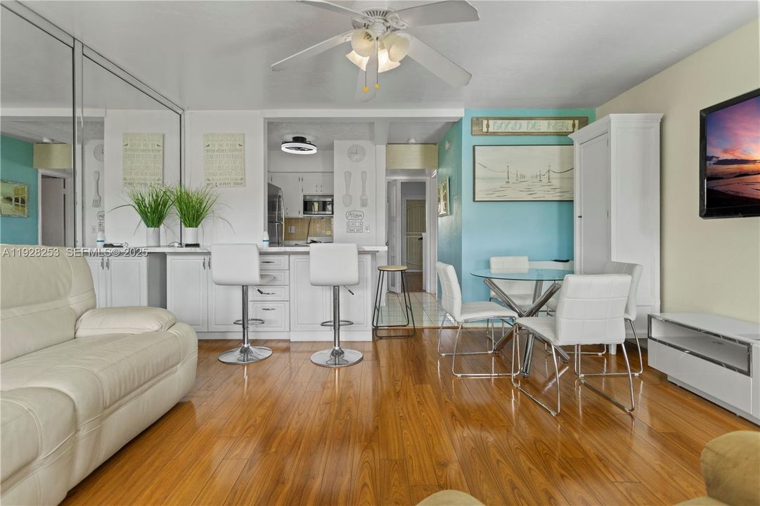 待售: $109,900 (1 贝兹, 1 浴室, 600 平方英尺)