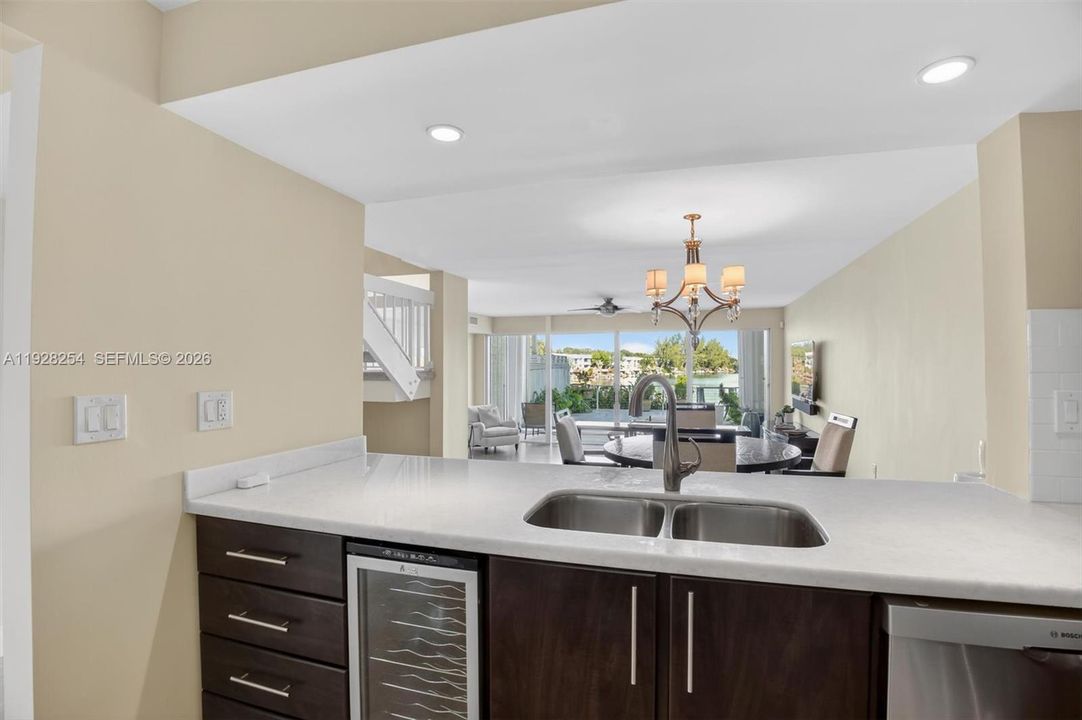 На продажу: $960,000 (3 спален, 2 ванн, 1923 Квадратных фут)