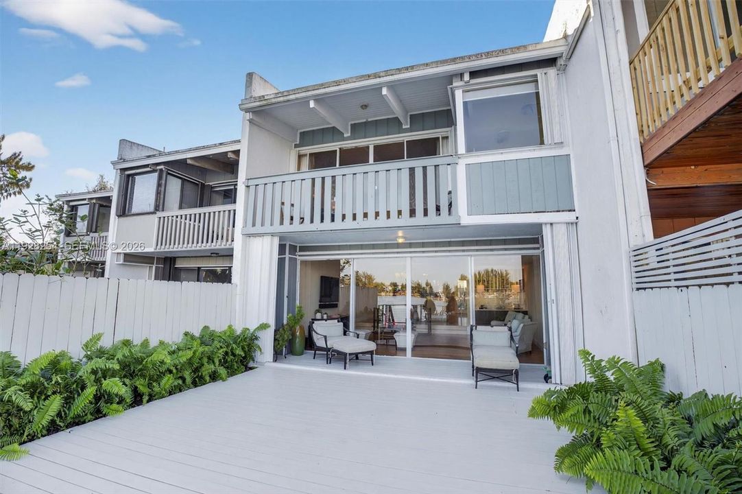 На продажу: $960,000 (3 спален, 2 ванн, 1923 Квадратных фут)