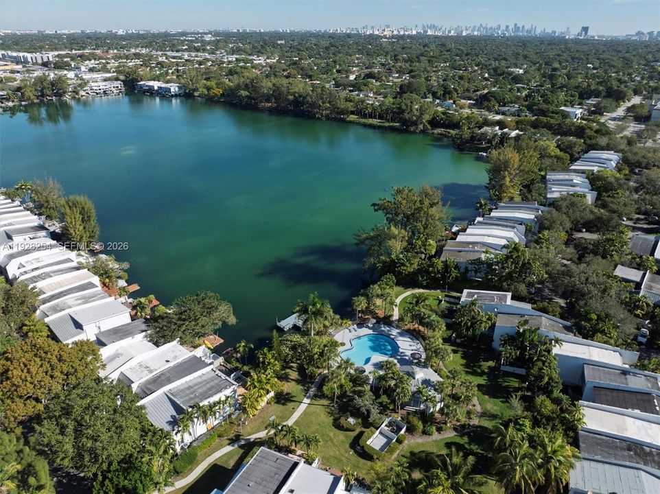 На продажу: $960,000 (3 спален, 2 ванн, 1923 Квадратных фут)