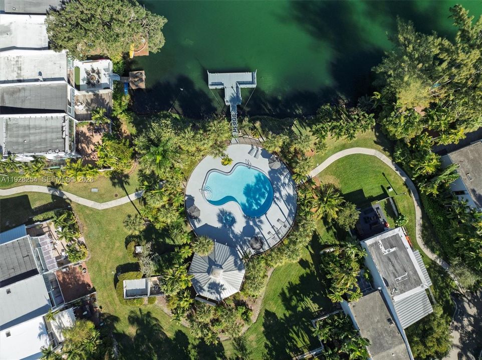 На продажу: $960,000 (3 спален, 2 ванн, 1923 Квадратных фут)