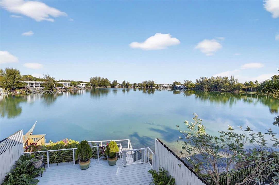 На продажу: $960,000 (3 спален, 2 ванн, 1923 Квадратных фут)