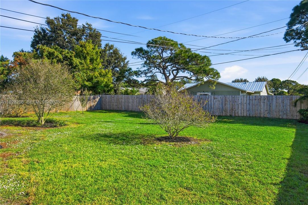 待售: $275,000 (2 贝兹, 1 浴室, 896 平方英尺)