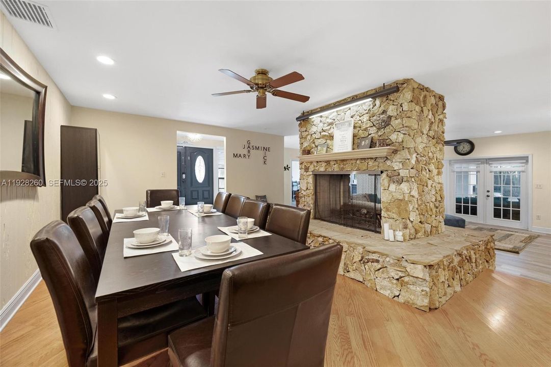 На продажу: $949,000 (5 спален, 3 ванн, 3539 Квадратных фут)