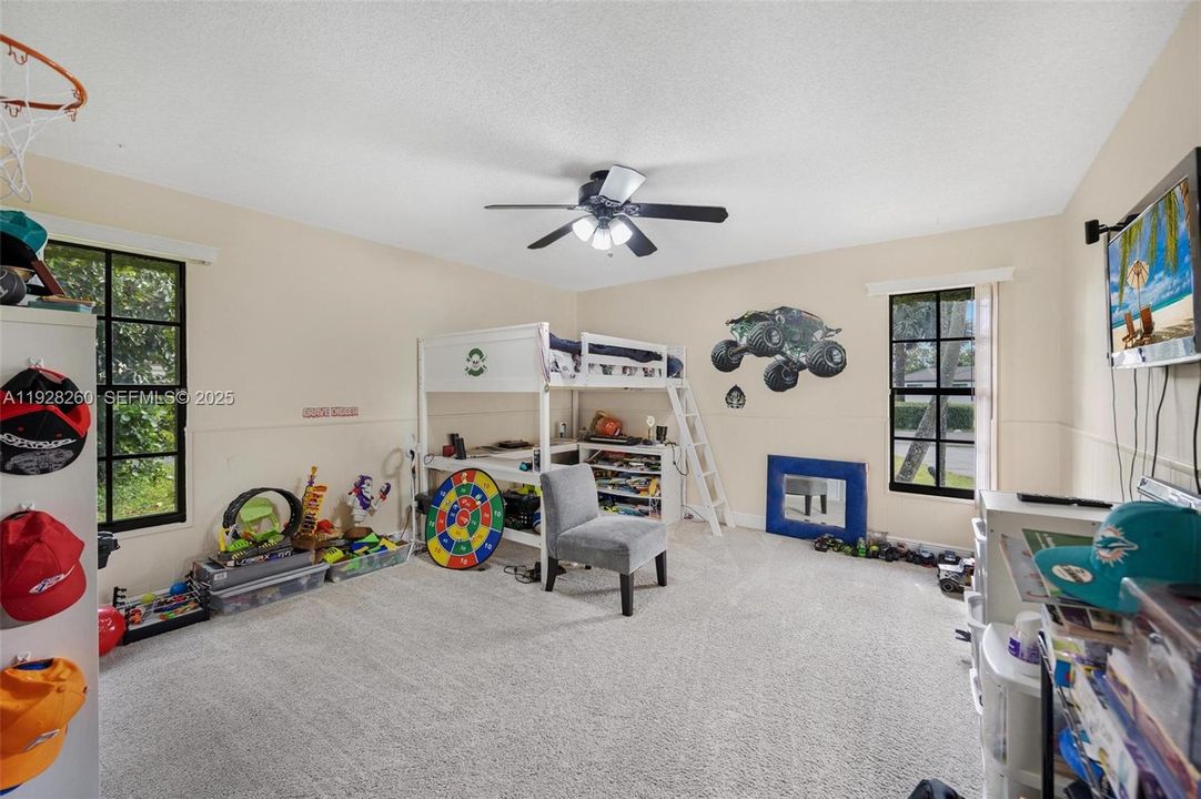 На продажу: $949,000 (5 спален, 3 ванн, 3539 Квадратных фут)