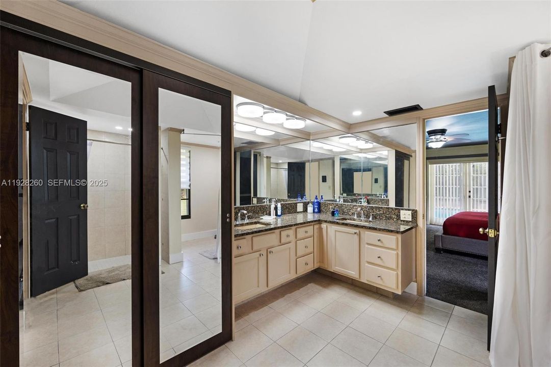 На продажу: $949,000 (5 спален, 3 ванн, 3539 Квадратных фут)