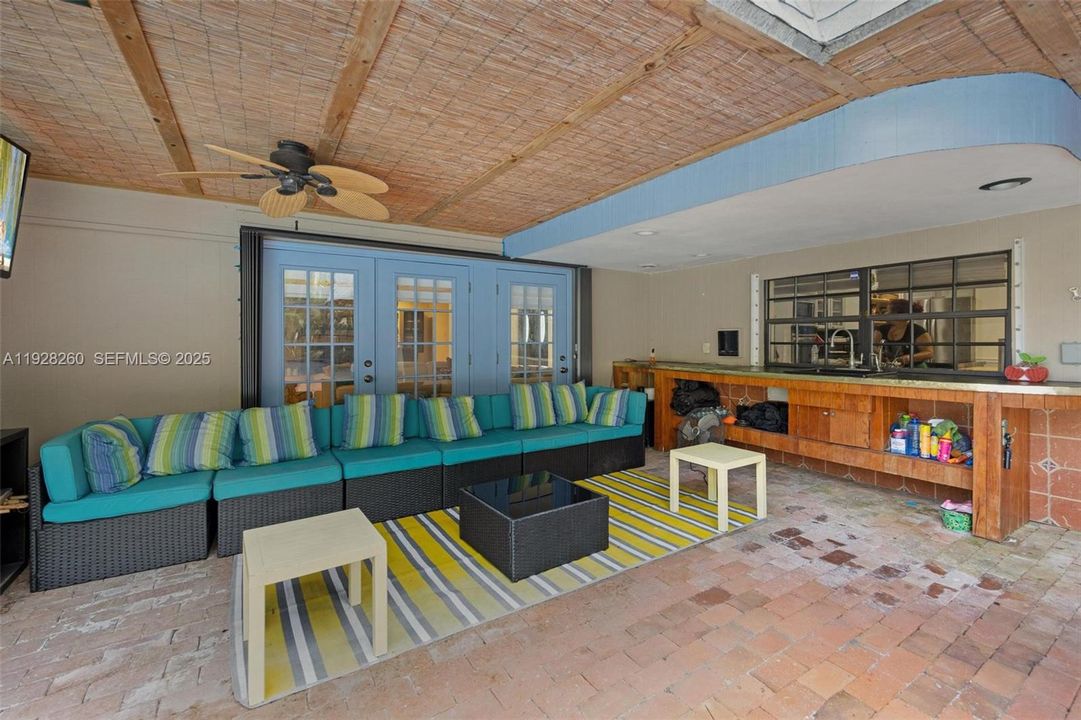 На продажу: $949,000 (5 спален, 3 ванн, 3539 Квадратных фут)