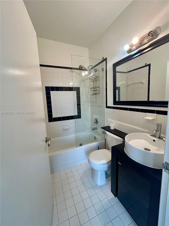 На продажу: $179,000 (1 спален, 1 ванн, 373 Квадратных фут)