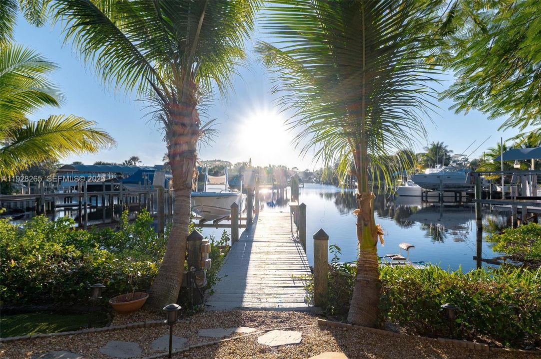 出租: $13,500 (4 贝兹, 2 浴室, 2489 平方英尺)