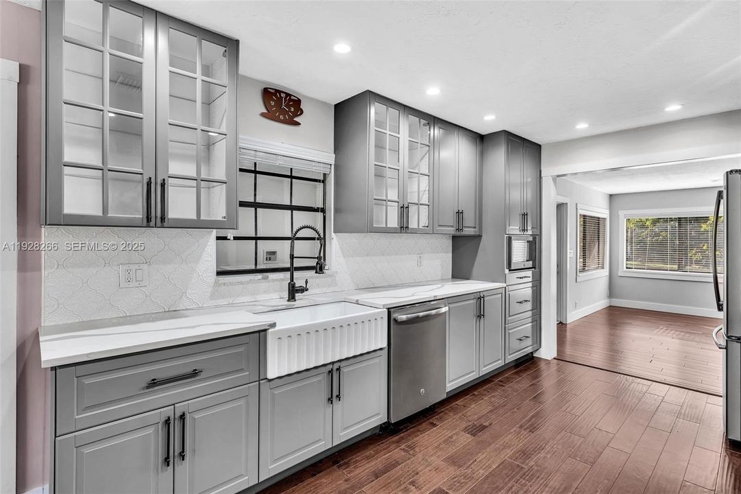 En Venta: $829,997 (3 camas, 2 baños, 2029 Pies cuadrados)