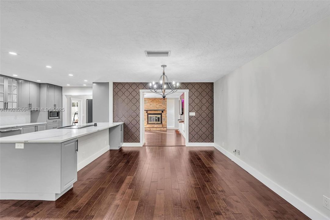 En Venta: $829,997 (3 camas, 2 baños, 2029 Pies cuadrados)