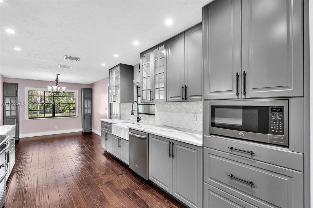 En Venta: $829,997 (3 camas, 2 baños, 2029 Pies cuadrados)