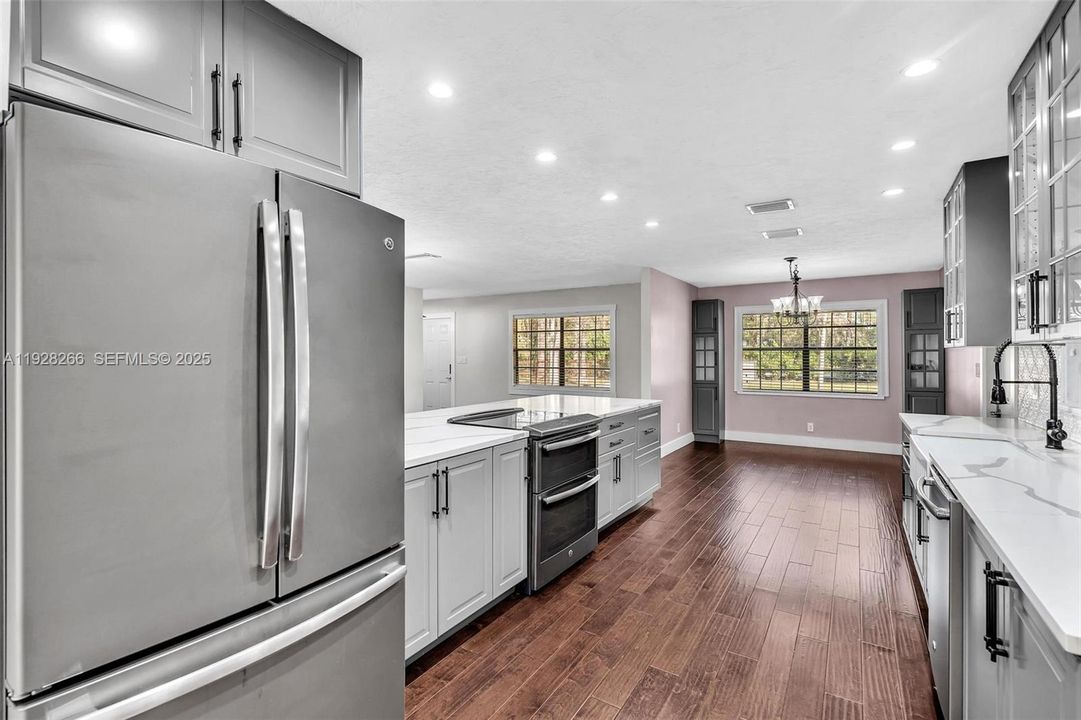 En Venta: $829,997 (3 camas, 2 baños, 2029 Pies cuadrados)