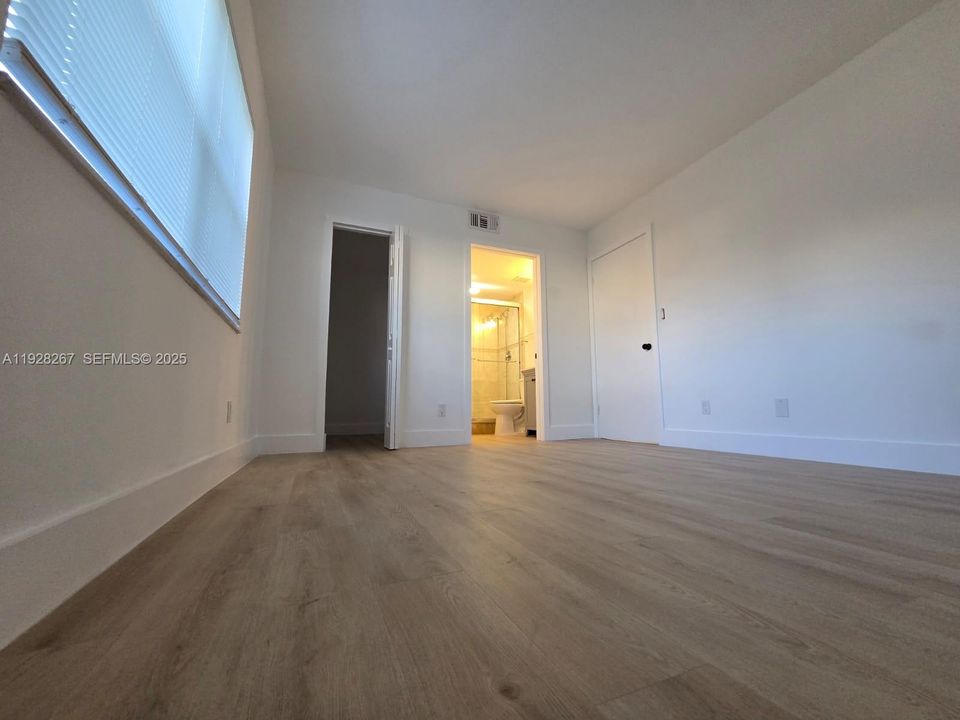 For Rent: $1,950 (2 beds, 2 baths, 760 Square Feet)