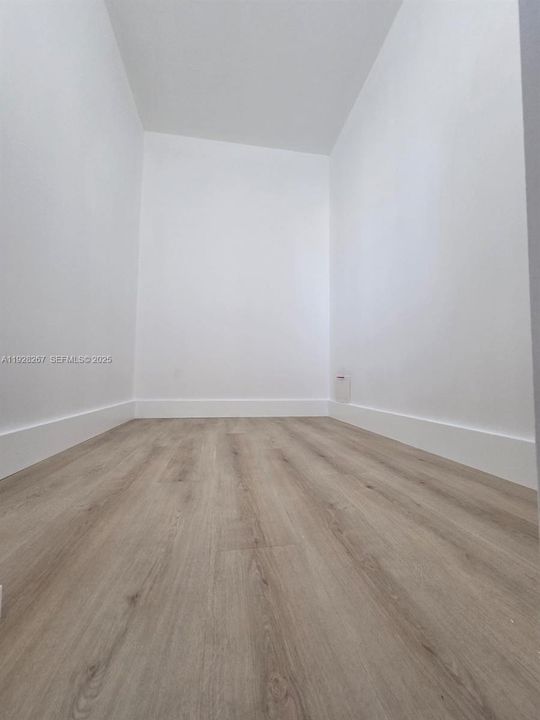 For Rent: $1,950 (2 beds, 2 baths, 760 Square Feet)