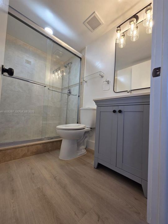 For Rent: $1,950 (2 beds, 2 baths, 760 Square Feet)