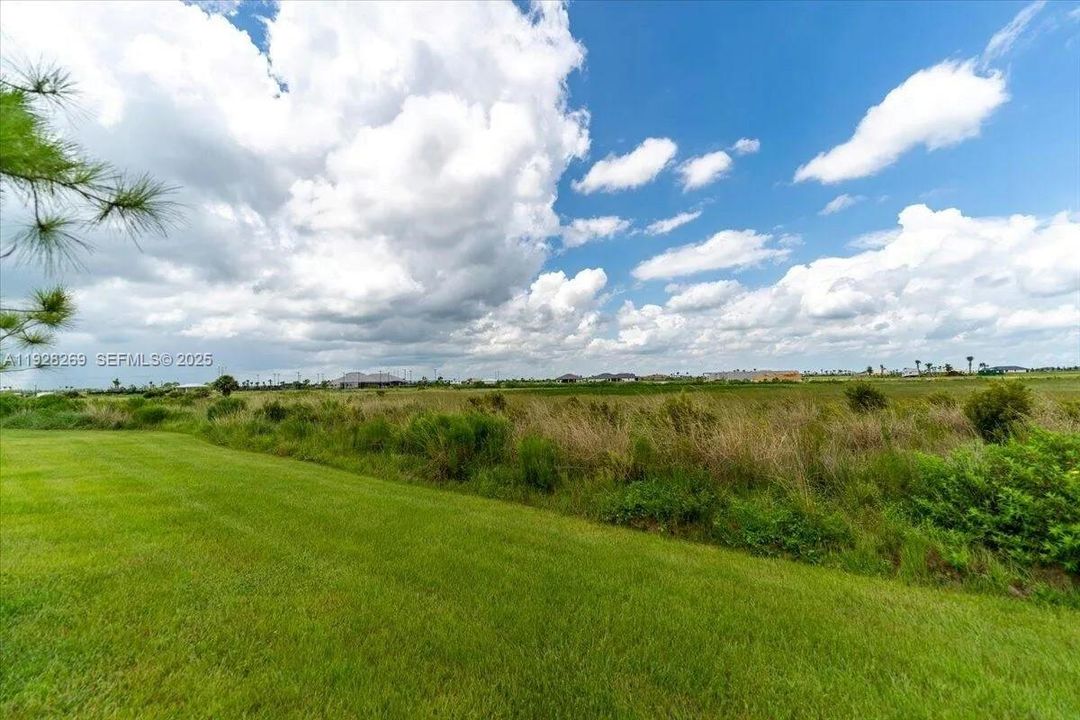 На продажу: $430,000 (2 спален, 2 ванн, 1777 Квадратных фут)