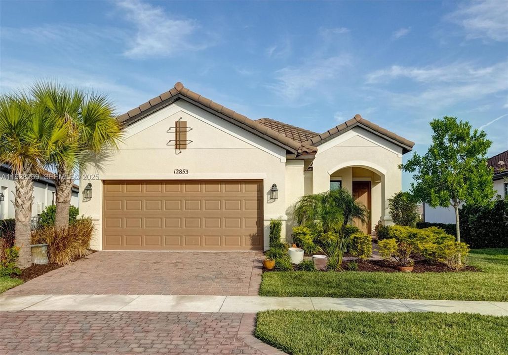 На продажу: $430,000 (2 спален, 2 ванн, 1777 Квадратных фут)