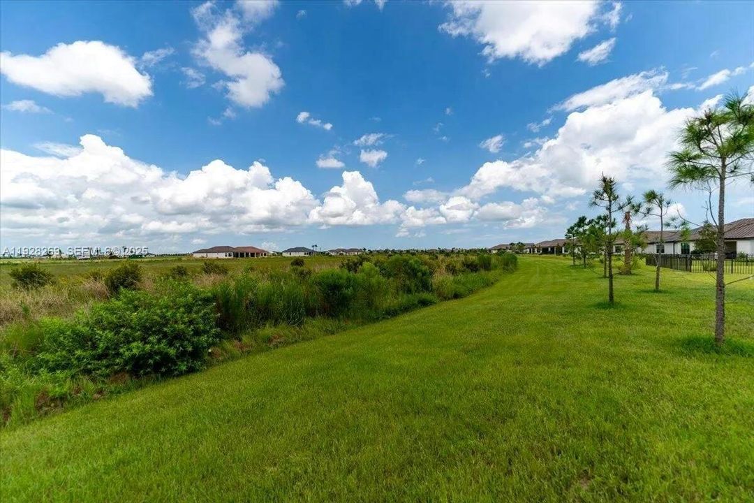 На продажу: $430,000 (2 спален, 2 ванн, 1777 Квадратных фут)