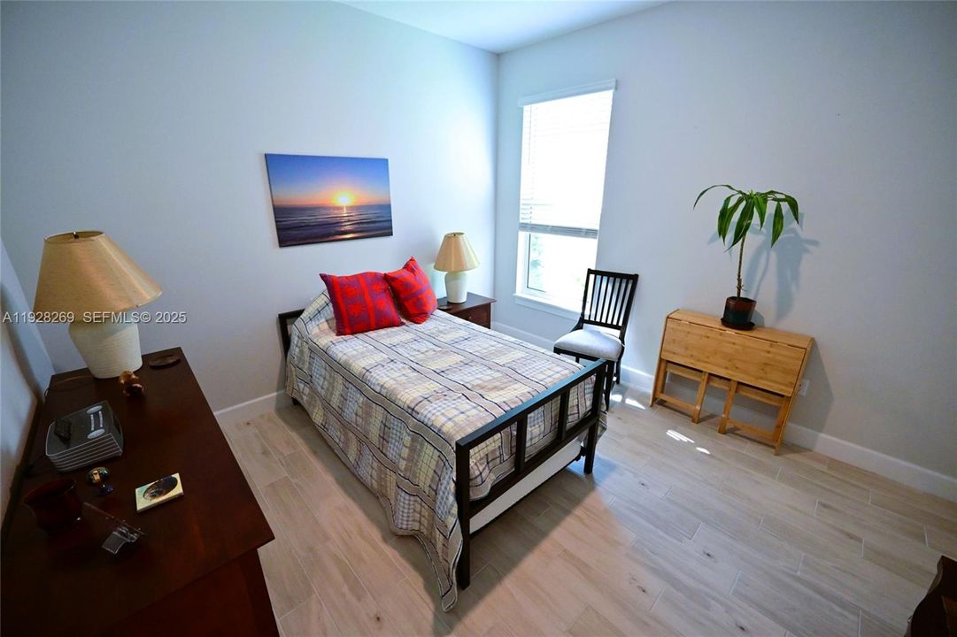 На продажу: $430,000 (2 спален, 2 ванн, 1777 Квадратных фут)